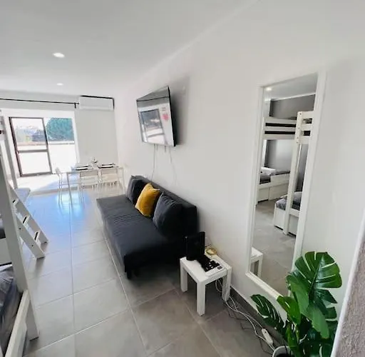 Oura Strip Studio Flat